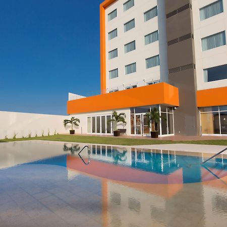 Hampton Inn & Suites By Hilton Paraíso Exterior photo